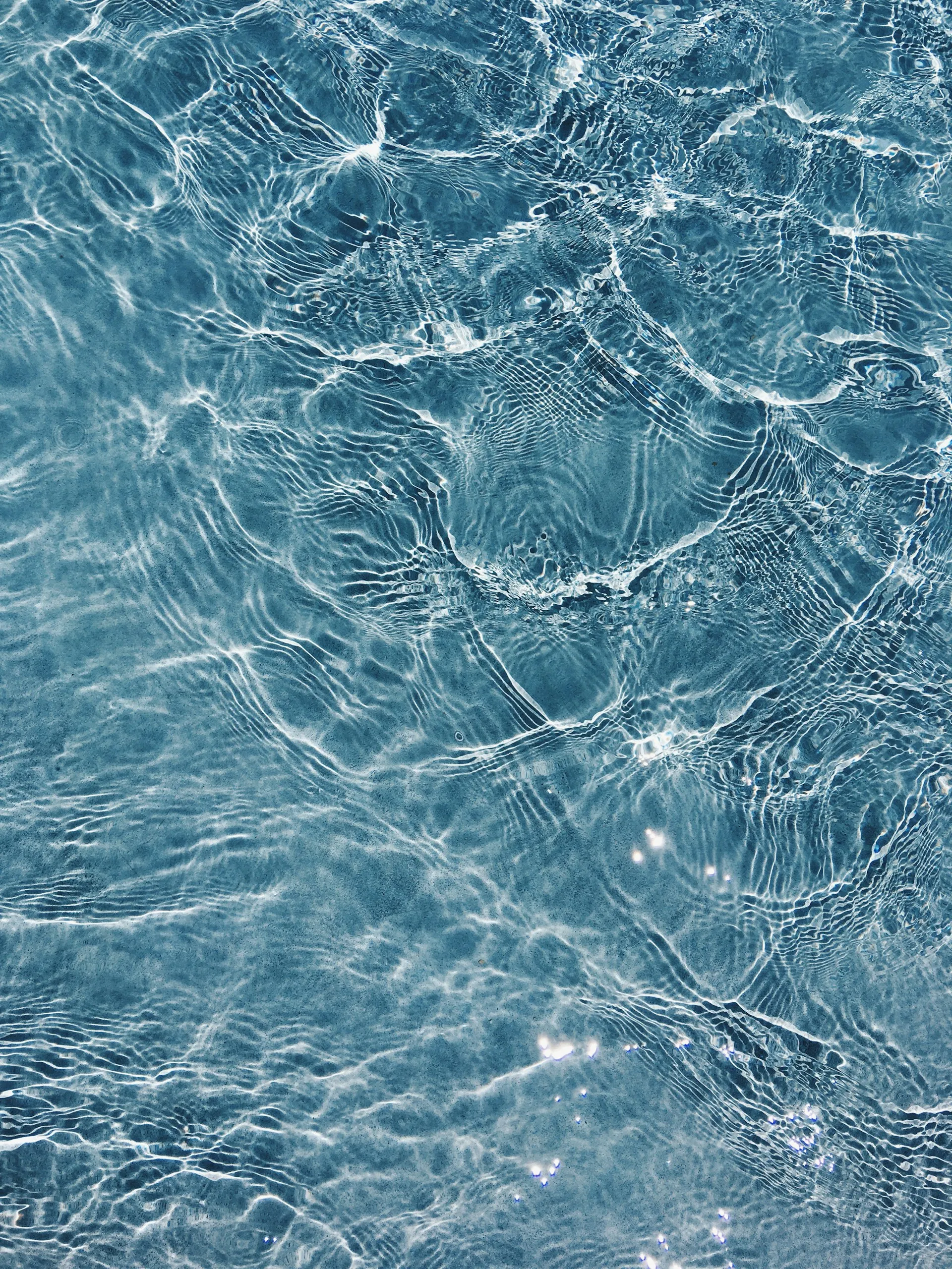 Texture abstraite d'ondulations, évoquant la création de sites internet